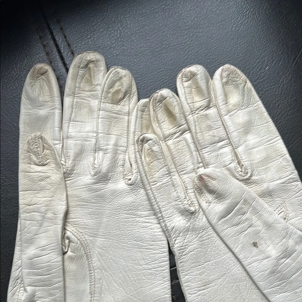 Vintage | Elegant Long Cream Off-white Leather Opera Gloves Small